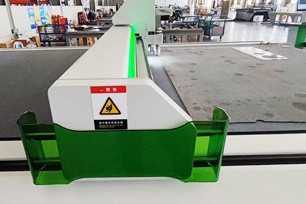 得馬高速裁切機(jī)F11