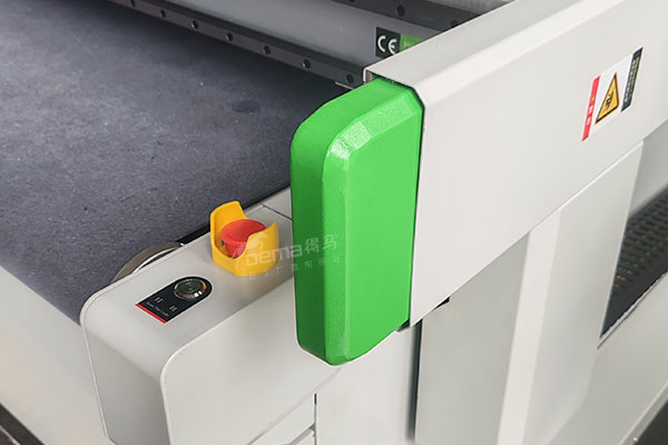 得馬F11高速裁切機一鍵掃碼按鈕